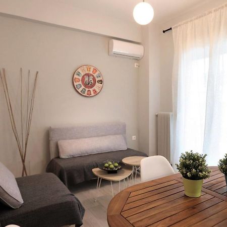 Pale Coloured Apt In Athens Historic Centre المظهر الخارجي الصورة